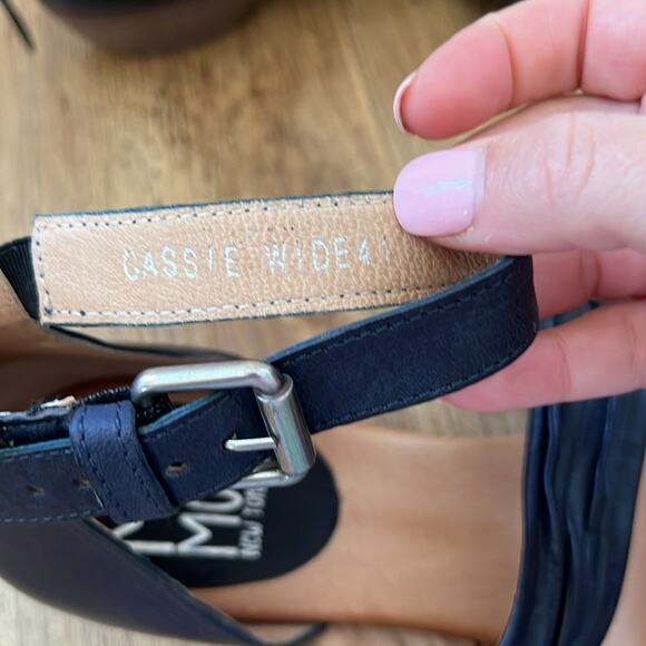 Miz Mooz Cassie Heeled Sandals in Navy Leather Women’s 41 Wide - Picture 11 of 14